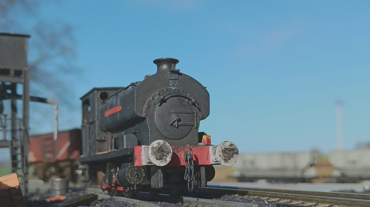 askhamhall1772's tweet image. I can just about call my Askham Hall complete in its condition it was in 1971 at Whitehaven harbour.

It&apos;s a modified @RailwayM Avonside SS3 with LRS Custom Nameplate Studio plates

Here it&apos;s pictured by my Whitehaven Harbour tower