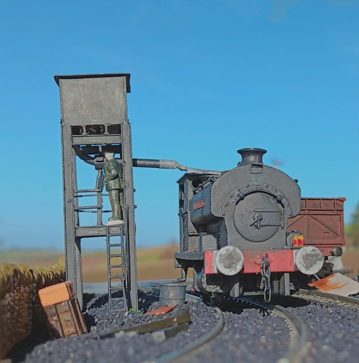 askhamhall1772's tweet image. I can just about call my Askham Hall complete in its condition it was in 1971 at Whitehaven harbour.

It&apos;s a modified @RailwayM Avonside SS3 with LRS Custom Nameplate Studio plates

Here it&apos;s pictured by my Whitehaven Harbour tower