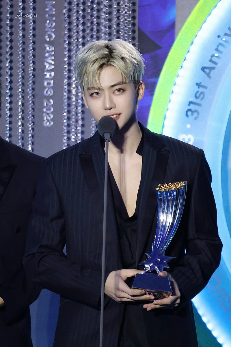 คำนำหน้า
  ○ เสี่ย
  ○ ปะป๊า
  ○ ดารา
  ○ ไฮโซ
  ○ ตัวพ่อ
  ○ ตัวท็อป
  ○ ตัวแด๊ดดี๊
  ○ ตัวพ่อทุกสถาบัน
  ○ พ่อเตาปฏิกรณ์นิวเคลียร์
  ◉ ถูกทุกข้อ