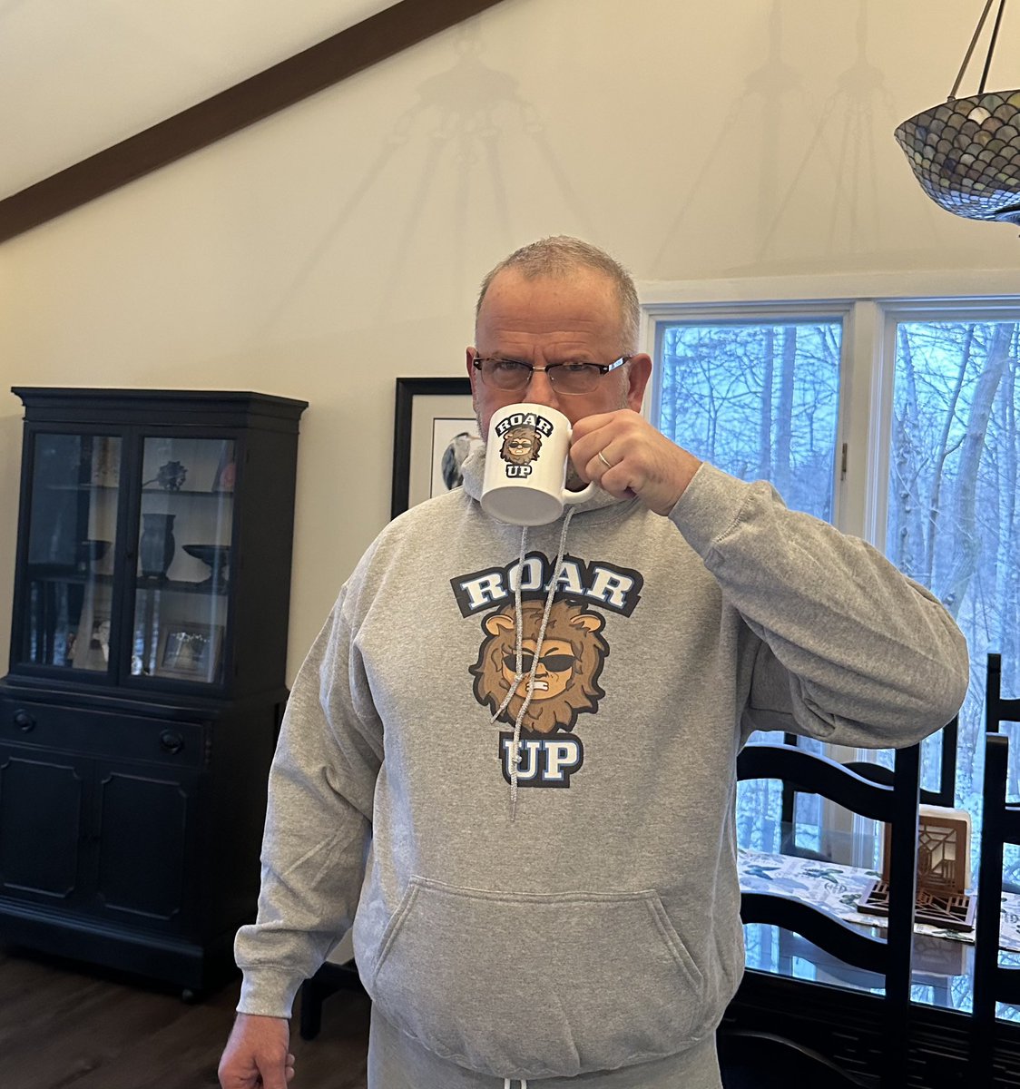 FGLGW3C's tweet photo. My guy @biglionmane @LionMane989 coming through with logo swag to get us through this off season
Thanks Boss!!!
Mrs G and I need to cartoon ourselves like that!! https://t.co/TWxTustmUZ
