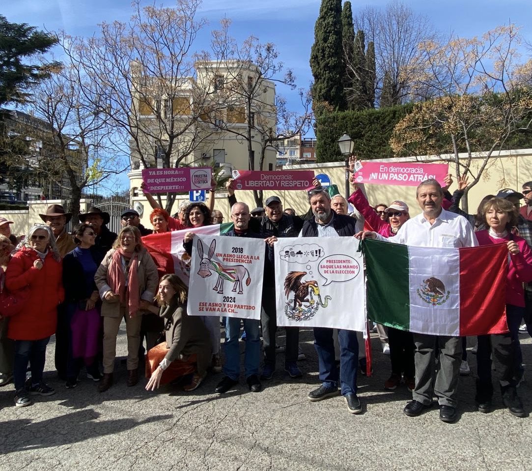 Los mexicanos en Madrid nos manifestamos en defensa de nuestra democracia