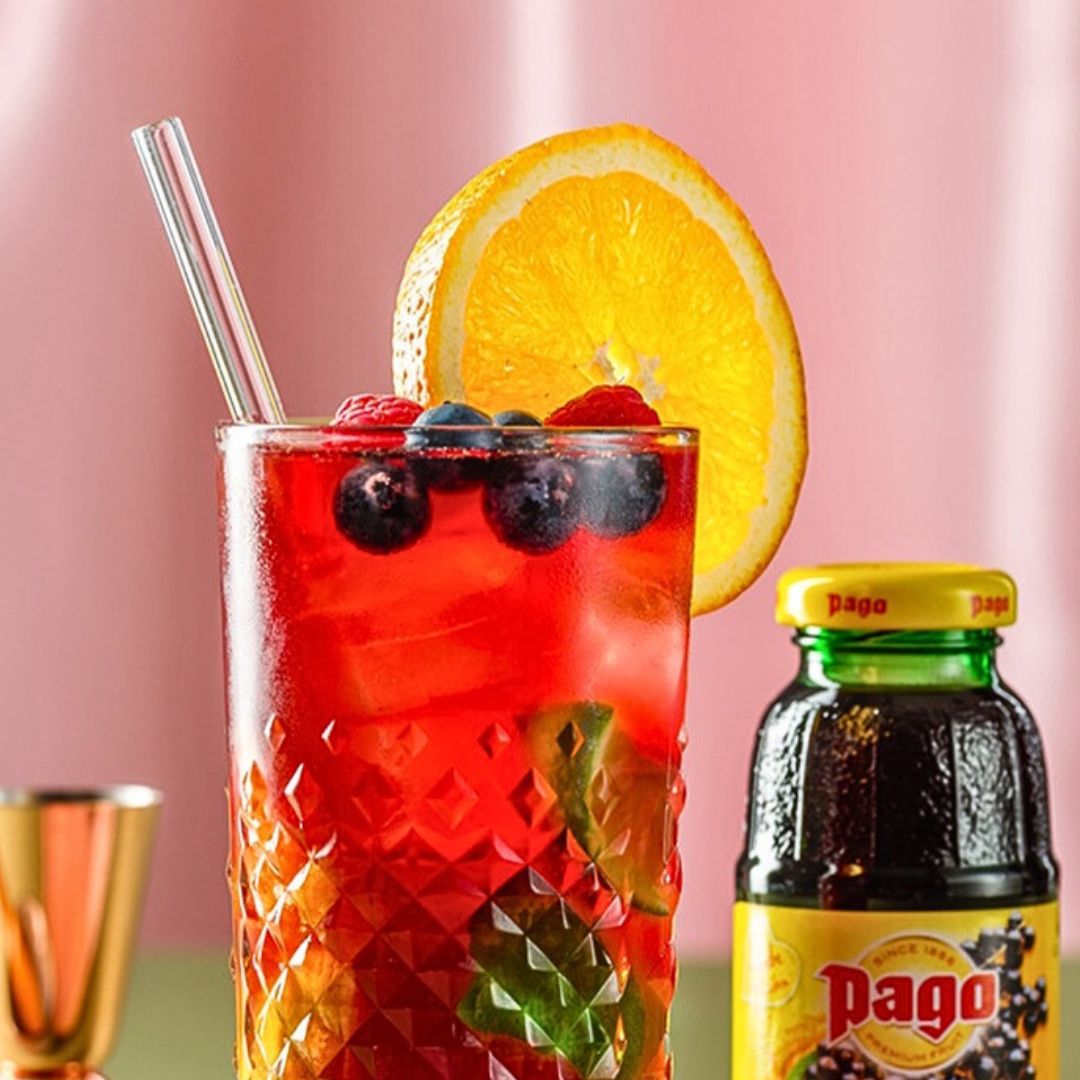 💫 Mixing things up for a Sunday afternoon drink... and it's very, berry nice indeed!

You'll need:

Wedge of lime
Wedge of orange plus a slice to garnish
Handful of blueberries
1/3 Pago Blueberry Juice
2/3 Pink Lemonade

Fruity, fizzy and the perfect weekend treat. Cheers!