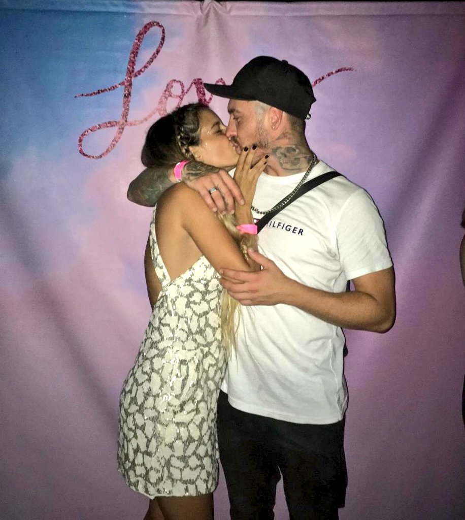 alpaca_tales's tweet photo. Si te pide ser su novia en una Taylor fest, ahí es ❤️ en mi Lover era.
@taylorfestt #TaylorFest #TaylorFestMardel https://t.co/edEc9B97Qz