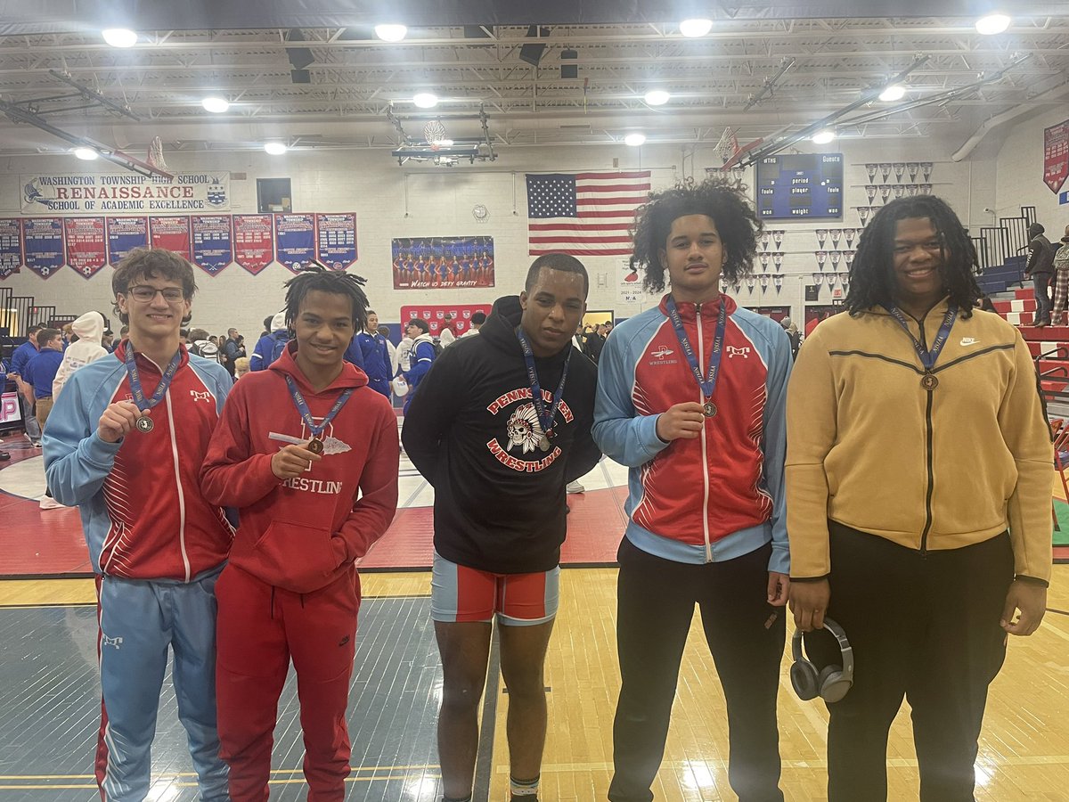 Congratulations to our 5 District 29 placewinners moving on to the Region 8 Tournament next weekend in Egg Harbor!

120 - Lucas Silvestre (2nd)  
132 - Andrew Jamieson (3rd)
190 - Chris Lamothe (2nd)
215 - Kam Hoskins (2nd)
285 - Shane Davilla (3rd)