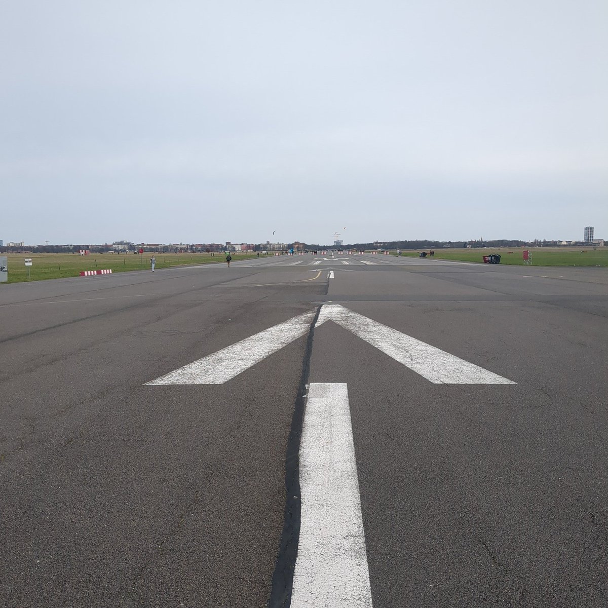 Dgezen_'s tweet image. #BERLN "Eski Tempelhof havaalanı!!