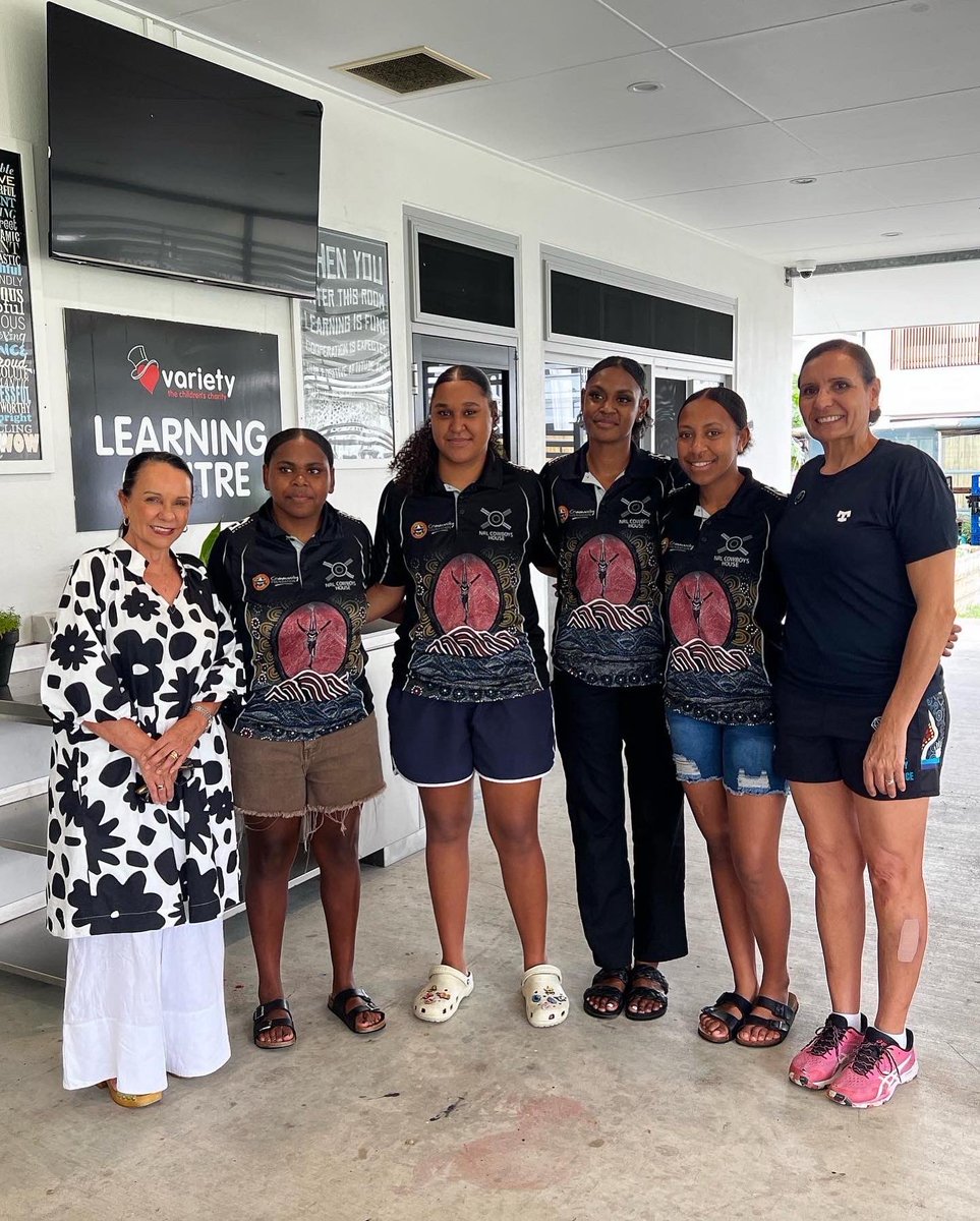 Thrilled to have visited Cowboys House and connected with Minister for Indigenous Australians Linda Burney to discuss the impactful work of FNAE. Grateful for the invitation to meet their incredible students. Together, we're striving for positive change!