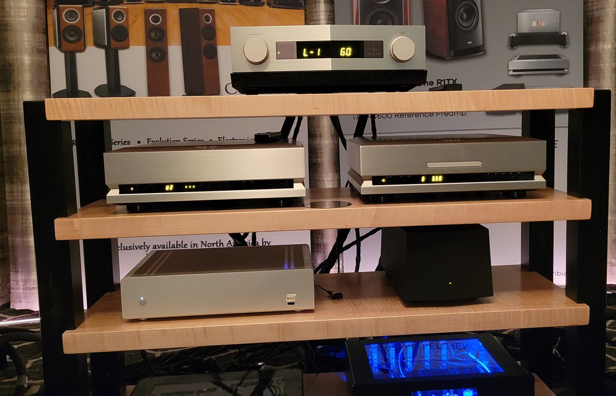 enjoythemusic's tweet photo. Sunday FUNday here at the Florida International Audio Expo.

#FloridaInternationalAudioExpo #FIAE #EnjoyTheMusic https://t.co/qUPhXyKW1h