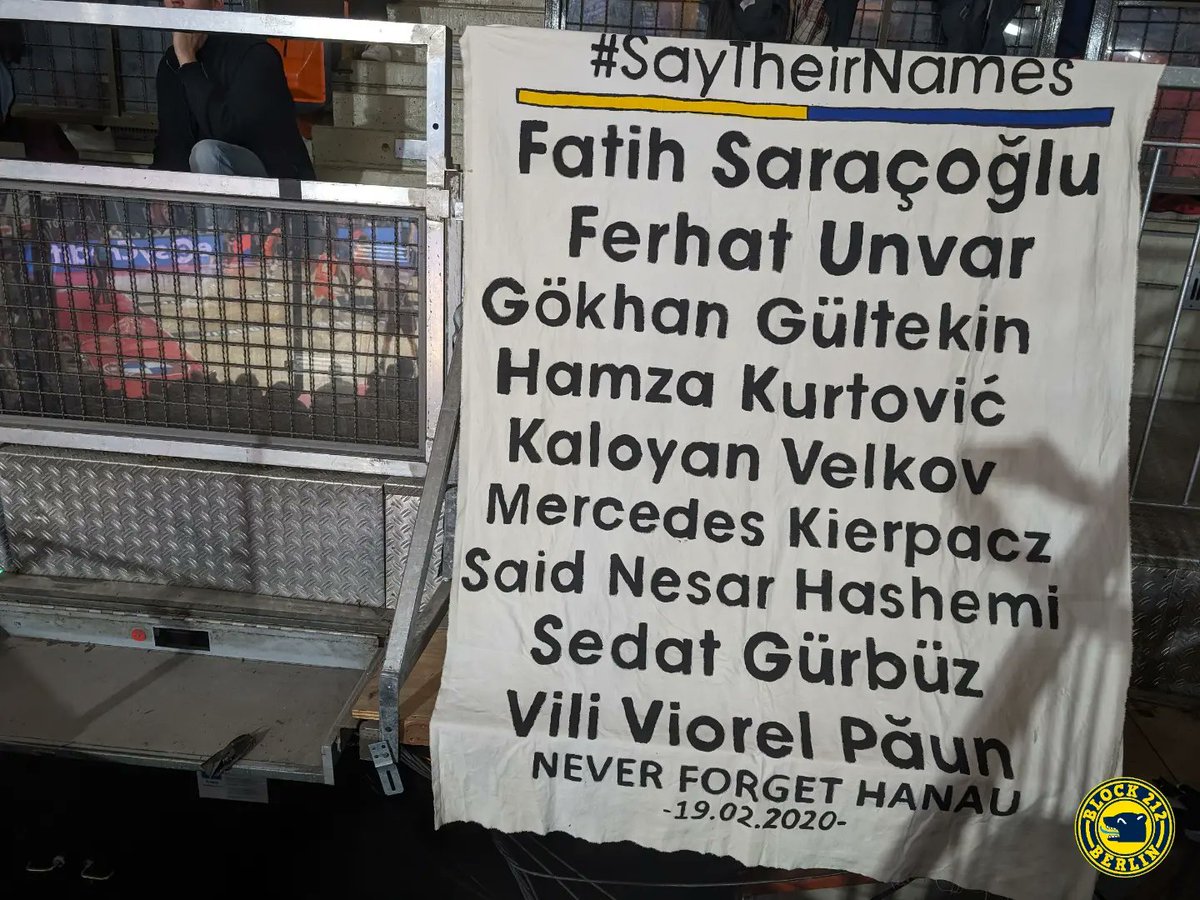 Mit unserem Transparent „Nie wieder ist jetzt!“ beim Top Four in München möchten wir ein wichtiges gesellschaftspolitisches Statement setzen. 
block212berlin.de/2024/02/18/nie…

#NieWiederIstJetzt #GegenRechts #DemokratieStärken