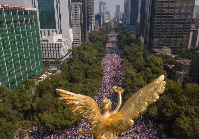 Por qué la democracia la construimos tod@s, acompáñanos hoy a la concentración en el #Zócalo de la #CDMX y en todas las plazas del país.

Defendamos nuestras libertades. Recuerda que tu participación vale, cuenta y es lo único que puede recuperar nuestra democracia.

#Marcha18F🗳️