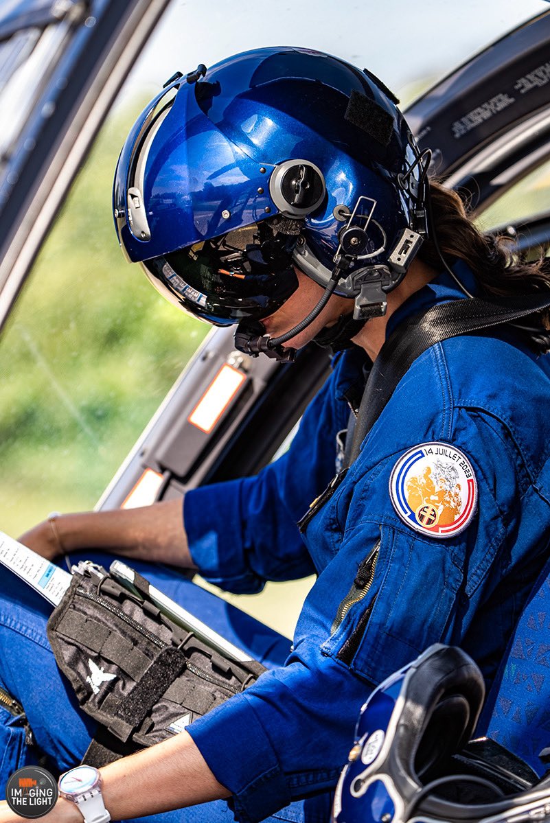 Moments before take off heading to the Arc de Triomphe! @Forcesaeriennes @Gendarmerie  @FHAeromedia @RotorHub_Int @HeliOpsMagazine @verticalmag @helihub @helicopassion @helicopters_mag #gendarmerie #helicopter