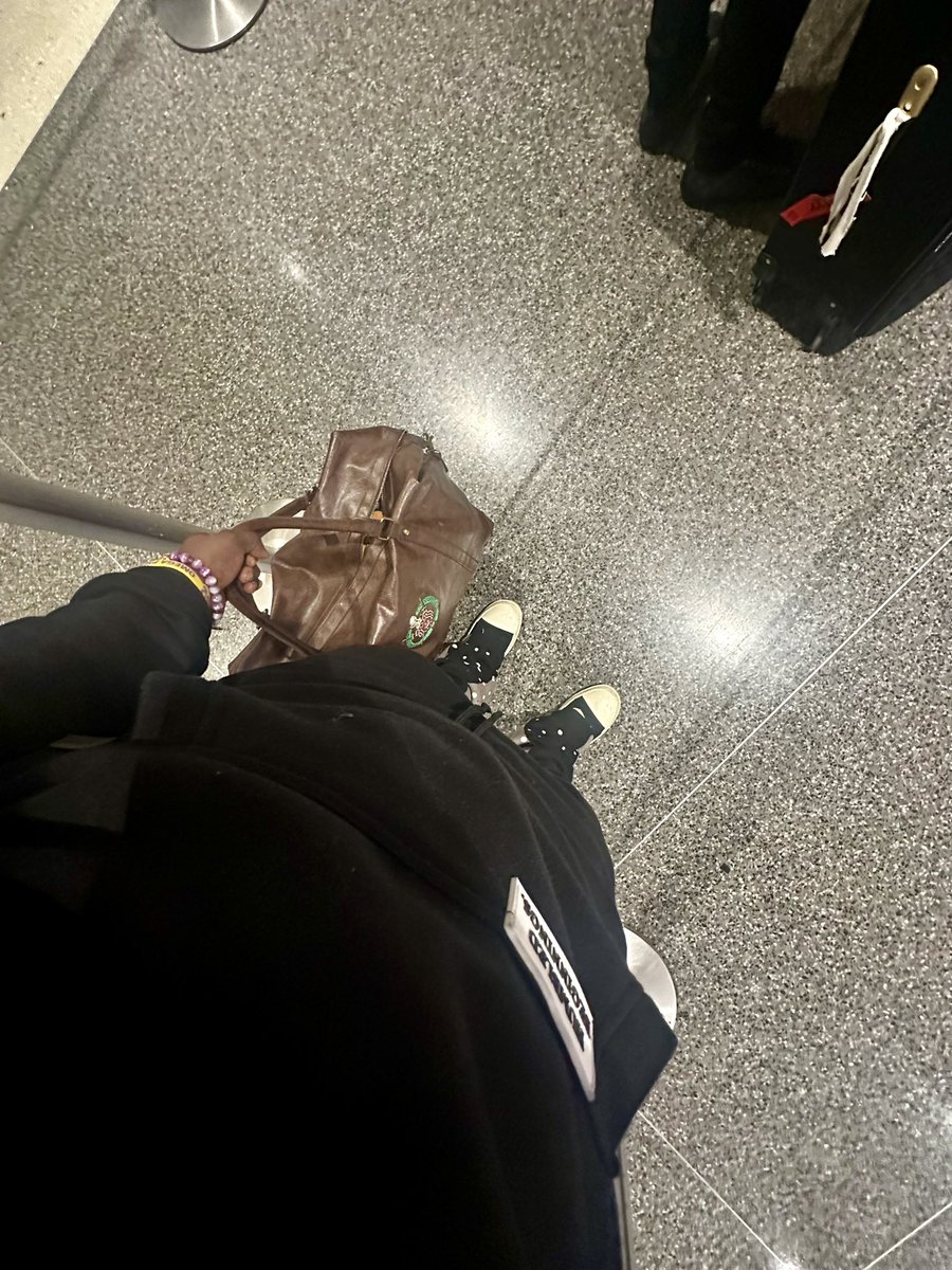 Demerius ⚡️ tweet media