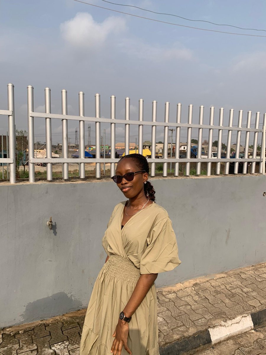 Oghaleogoh's tweet photo. When you use a photochromic lens, you automatically get a sunshade βΊοΈ.
#fourpicsoneword
#CACO'24 https://t.co/unuT1OWiKE