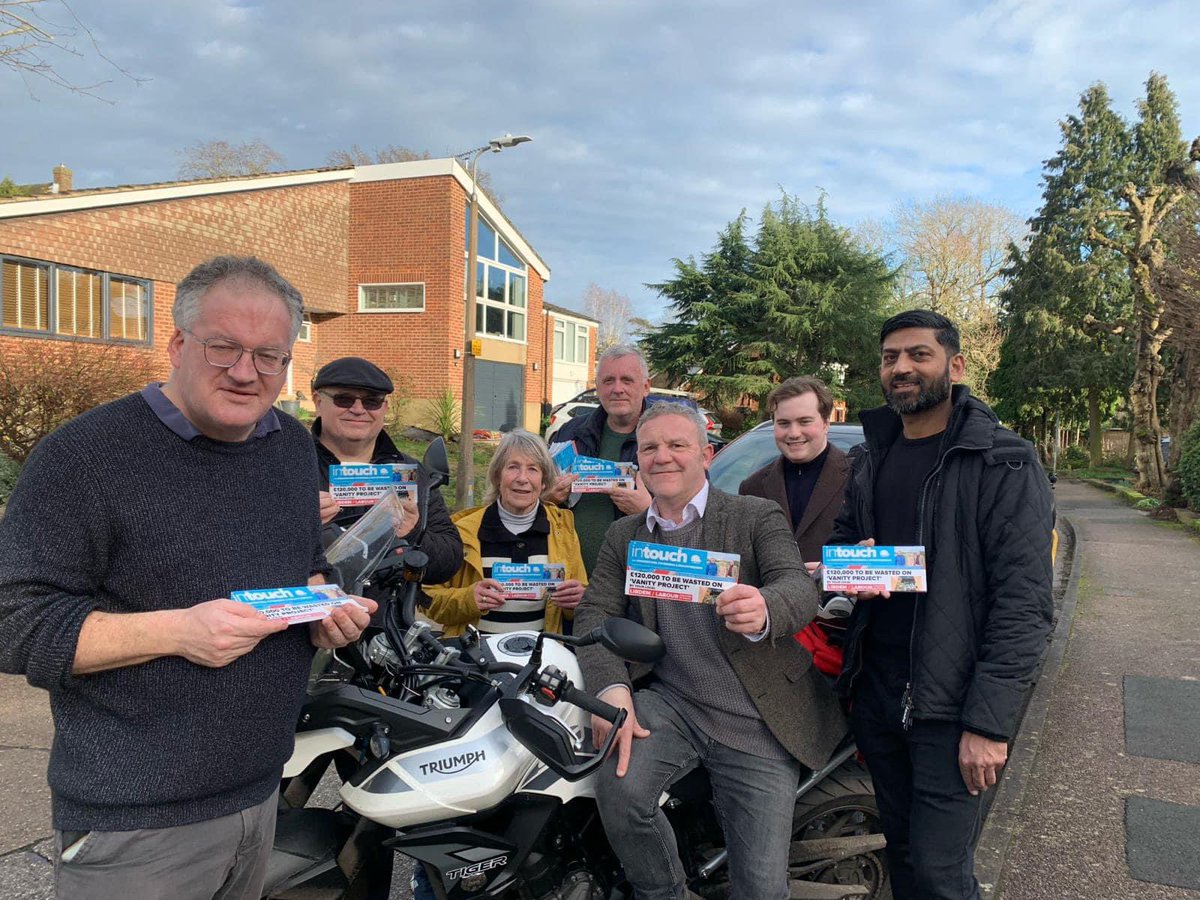 BwdOngarTories's tweet photo. Great support in Ingatestone earlier today at a session led by Ingatestone resident Cllr @thomasbridge. Joined by Conservative Group Leader @CllrWillRussell and team. 🏍️ #ingatestone #community #Conservatives #WEARELISTENING #Walking2Win https://t.co/8pGGdG8biK