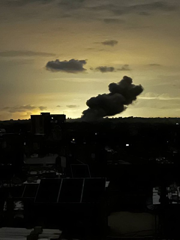 QudsNen's tweet photo. Breaking | Israeli airstrike target areas in central Gaza Strip. https://t.co/Uv2oMFIo6H