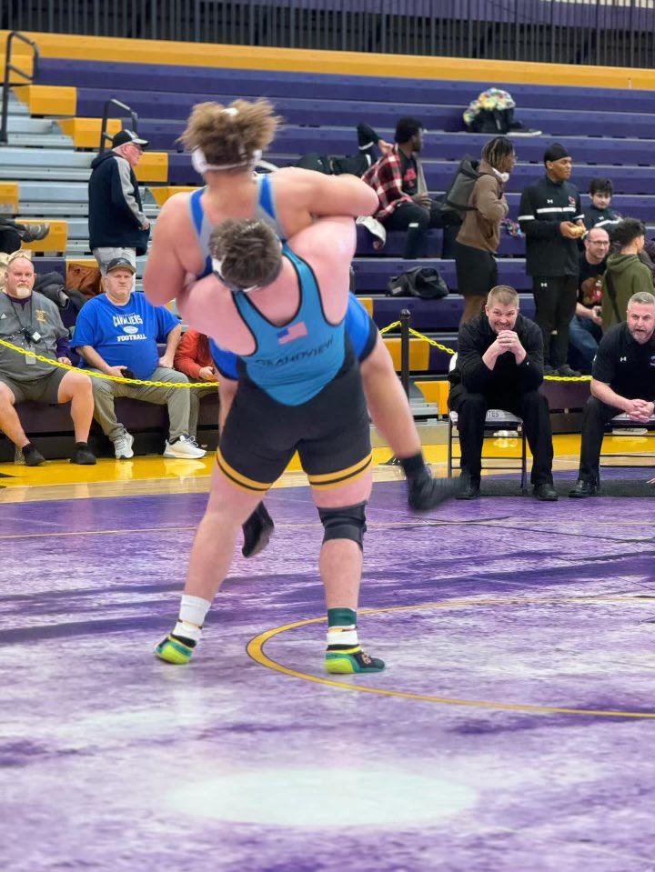 Djoiner55's tweet photo. 🔥STATE BOUND🔥
Congratulations to Derek on winning Districts and punching his ticket to State!!!!!! @DerekJoiner61 https://t.co/x832M8HzF9