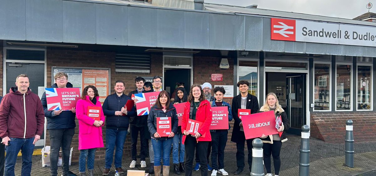 A brilliant turnout of Labour Students today campaigning in West Brom for @SarahCoombesWB 🌹