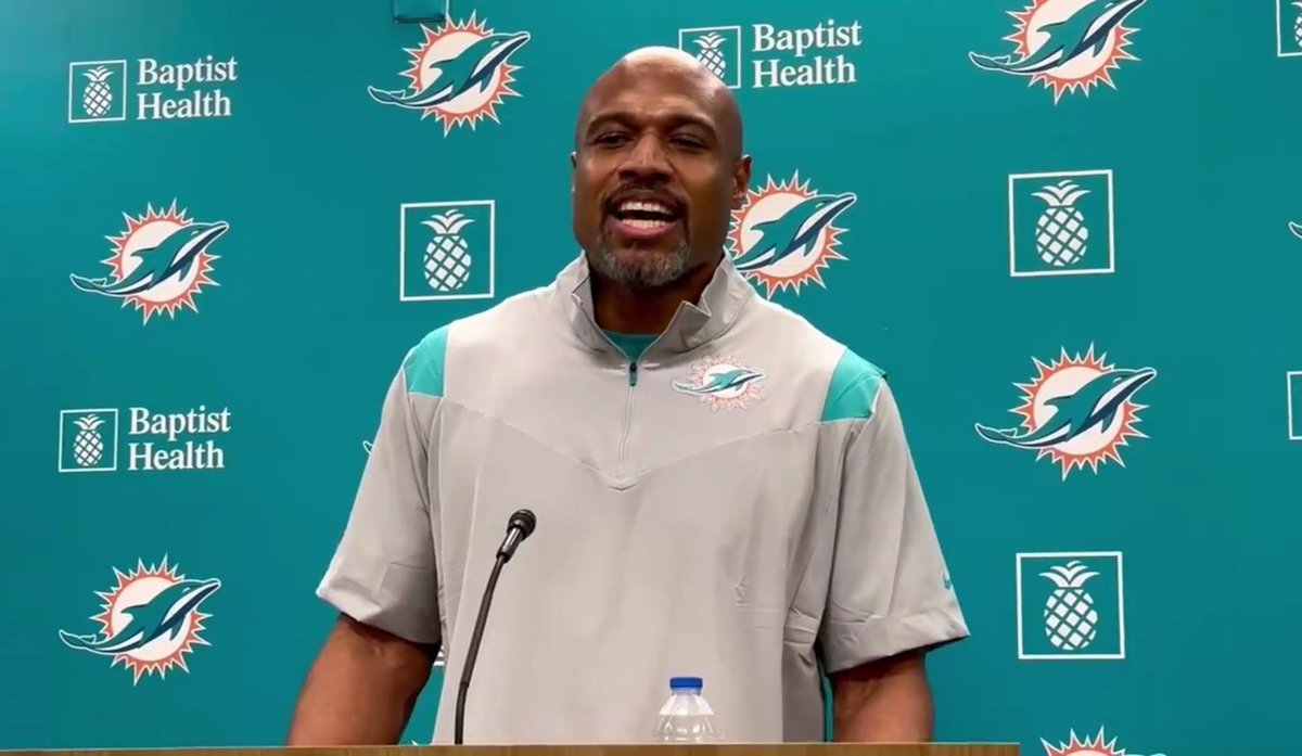 #Dolphins DC Anthony Weaver on DT Christian Wilkins 

"I already spoke to Wilkins and told him that I want him on my defense"