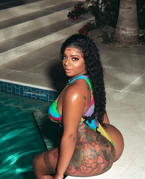 Coming in with me?💦 https://t.co/Zb4g3dbVYM