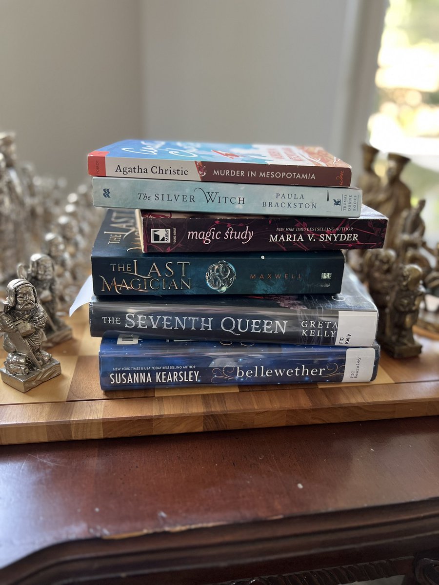 This week’s book haul. I might have a theme going, but then there’s always room for Agatha Christie…

#BookTwitter #booklover #amreading #WriterCommunity