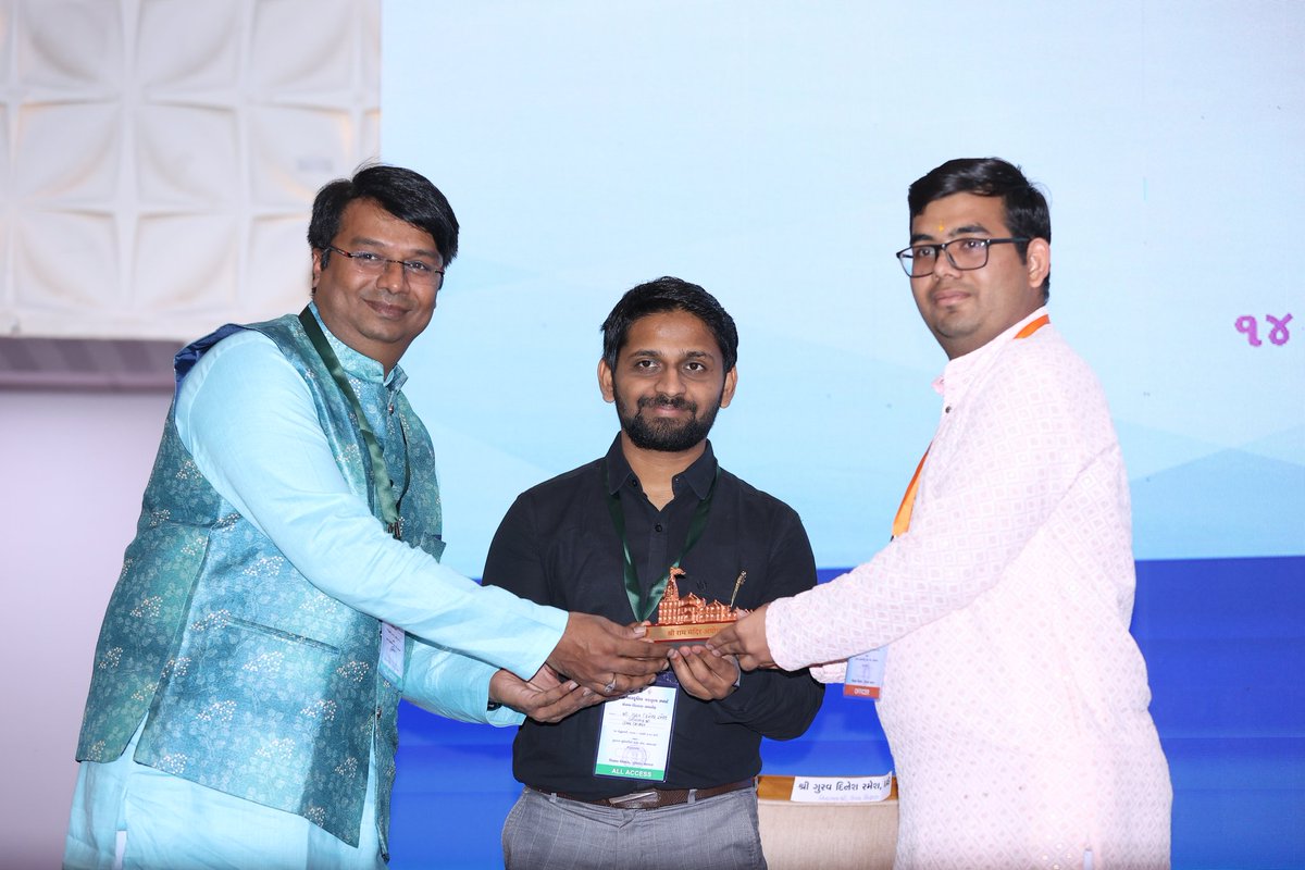 Uttamsuniljain's tweet photo. @prafulpbjp @UdayMahurkar Furthermore got the chance to honour Vice-Chancellor of Gujarat University, Ahmedabad, @NeerjaGuptaa ji, &amp; Young IAS officer committed to glorify Education System @DineshRgaurav ji with holy Ram Mandir Model.

#GSVY

(3/4) https://t.co/XD4ZgrCFz1