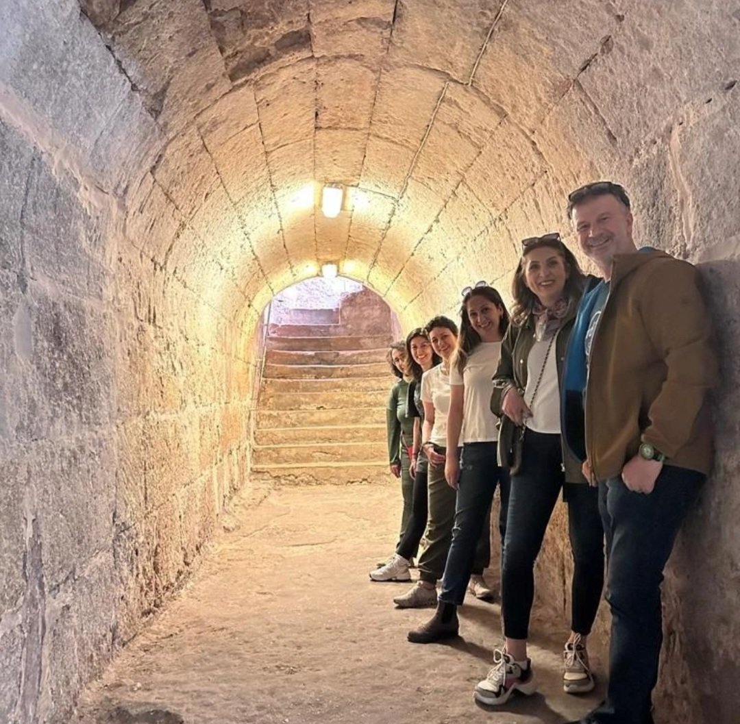 Turlar, zamanda yolculuk yapmaktır. Bu yolculuğu eksiksiz yapmak için #rehbersizturolmaz diyoruz. 
<a href="/RTErdogan/">Recep Tayyip Erdoğan</a> <a href="/TCKulturTurizm/">T.C. Kültür ve Turizm Bakanlığı</a> <a href="/MehmetNuriErsoy/">Mehmet Nuri Ersoy</a> <a href="/HuseyinYayman/">Hüseyin Yayman🇹🇷</a> <a href="/TBMMresmi/">TBMM</a>