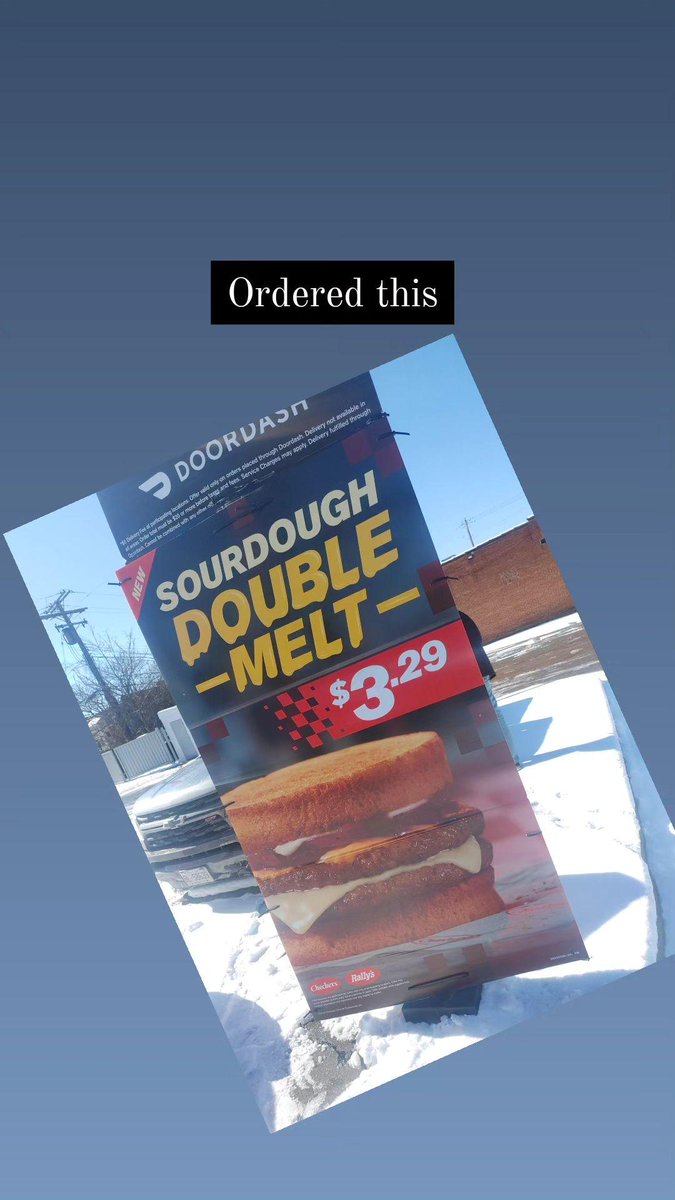 AlbeeeTapes's tweet photo. @CheckersRallys Kinsman road location in Ohio. Wtf... https://t.co/9tl1Lim2Sq