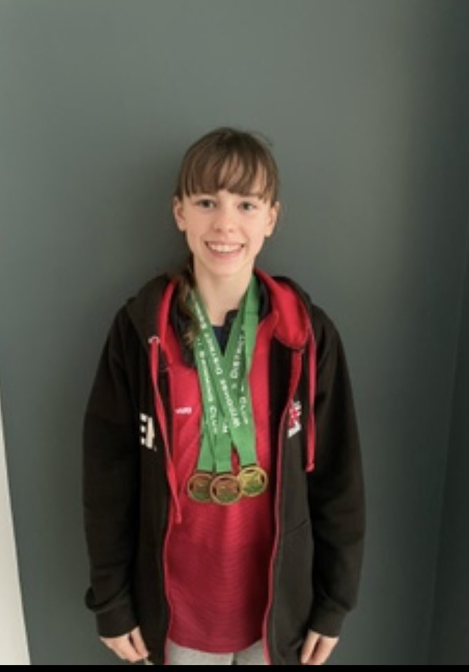 PipersSport's tweet photo. Evelyn has been working hard and showed some impressive performances at the Wycombe dual swimming meet this weekend. She has come away with 3 medals! Excellent work, well done!
#PipersSenior #PipersSwimming #PipersTalent https://t.co/BTWBOoHsSt