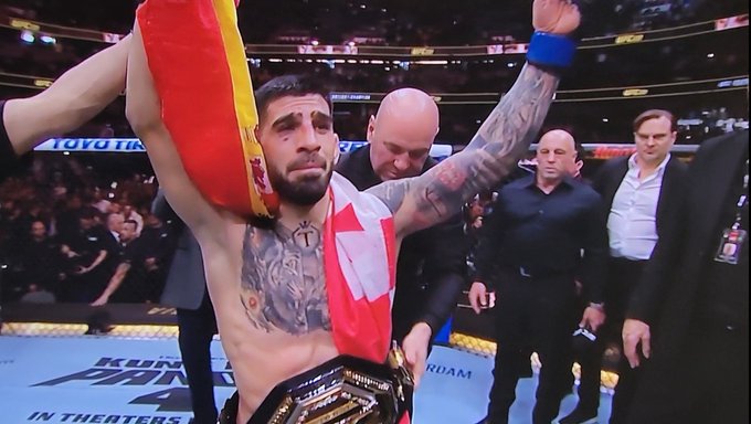 UFC 298 - Huge congrats to the NEW Feather Weight Champion of the world - ILIA TOPURIA!!  His final right<a href="/tag/boxing"class="tags"><span>#boxing</span></a><a href="/tag/kickboxing"class="tags"><span>#kickboxing</span></a><a href="/tag/mma"class="tags"><span>#mma</span></a><a href="/tag/ufc"class="tags"><span>#ufc</span></a><a href="/tag/fighter"class="tags"><span>#fighter</span></a><a href="/tag/fighting"class="tags"><span>#fighting</span></a>
