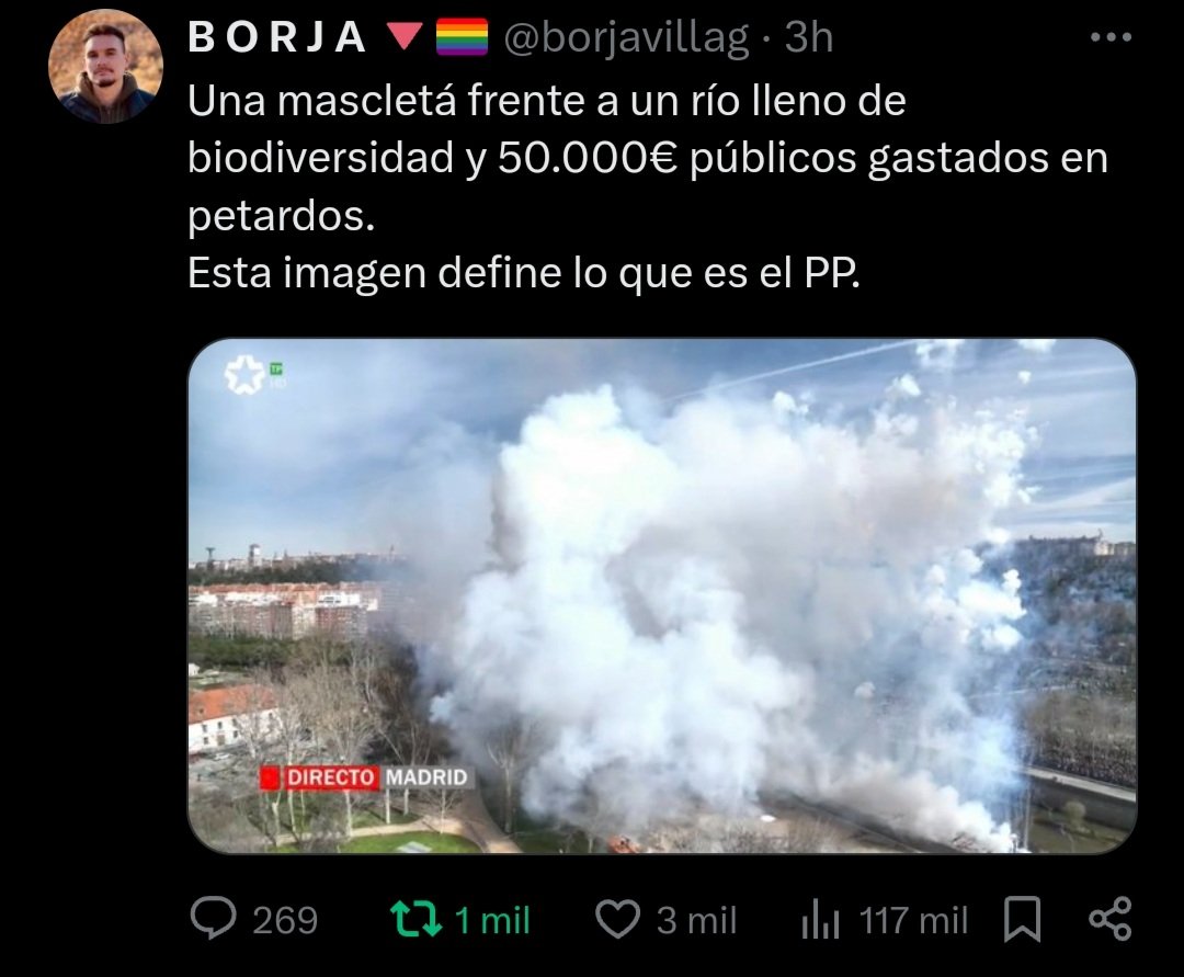 Mr_Jones_k's tweet photo. Qué bonitos son los espectáculos pirotécnicos en Madrid Río cuando no los hace la derecha. https://t.co/Nyojs0C0Bm