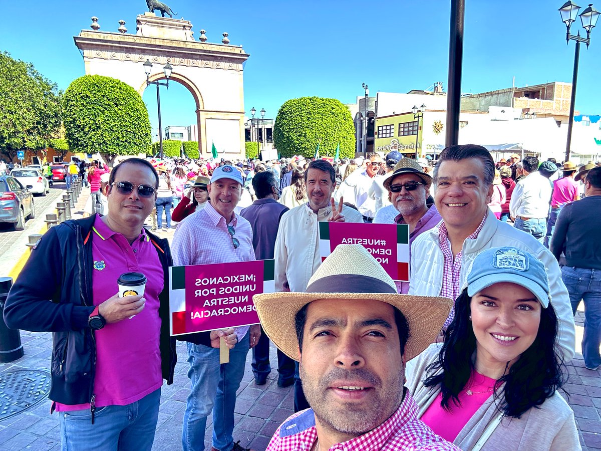 hector_rodvel's tweet photo. Nuestra #democracia depende de nosotros! La #ParticipaciónCiudadana es determinante! Confiamos en el @INEMexico y en nuestras instituciones. La #ley es la ley y nada ni nadie debe estar por encima de ella! #Mexico con #libertad y democracia! 🇲🇽 #Leon #Guanajuato https://t.co/dhhc9p3wmP