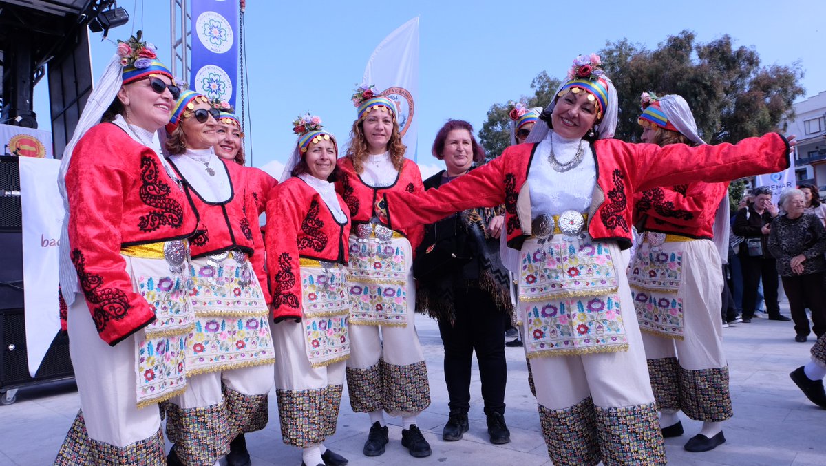 2024 Badem Çiçeği Festivalinde tabii ki yine kadınlar birlikte güçlü dedik! Yaşasın kadın dayanışması 💜 #bademçiçeğifestivali #datça