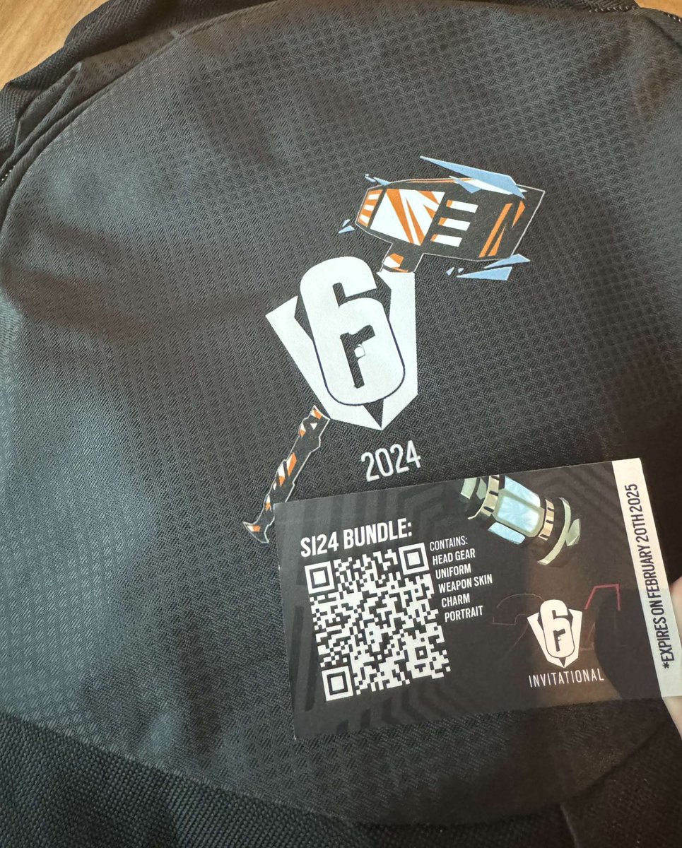 Six Invitational 2024 Player Exclusive Code Giveaway! 

SI Headgear ✅ 
SI Uniform ✅ 
SI Skin ✅ 
SI Operator card ✅ 
SI Charm ✅ 

Follow these 2 steps for your chance:
1. Follow 
<a href="/Revolt_Robbie/">Robbie</a> 
<a href="/nudlll/">nudl</a> 
2. Retweet &amp; Like

--- Winner will be chosen 25th ---