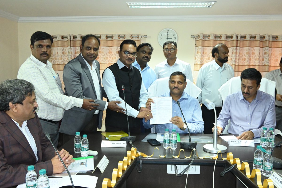 CMOAI(Coal mines officers association of India) tweet media