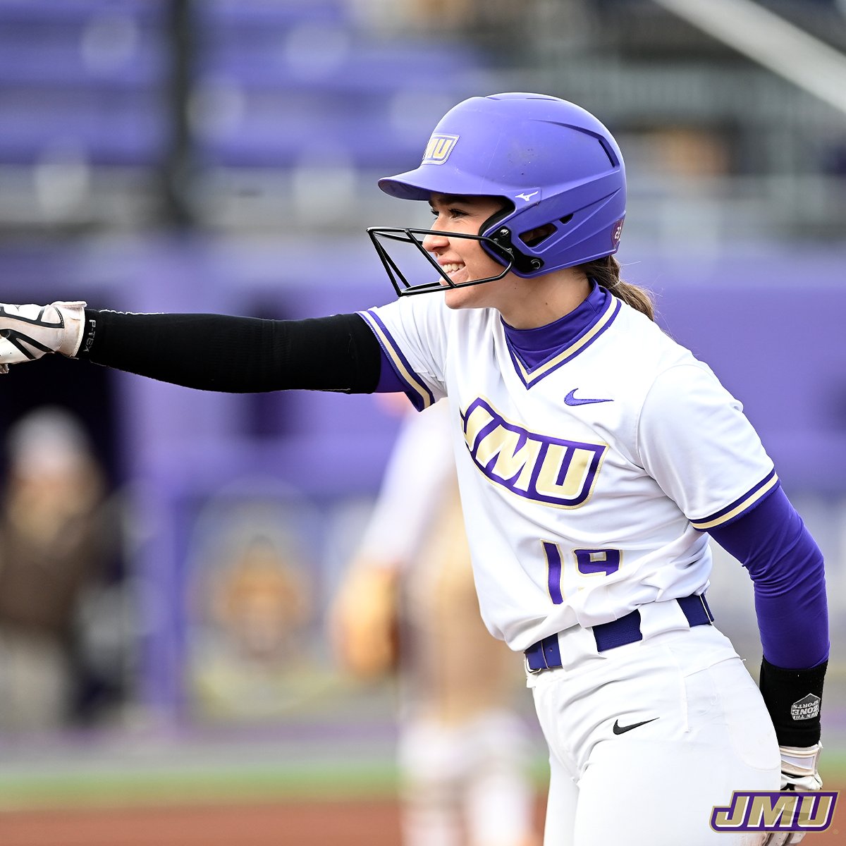 B6 | JMU 12, LU 9

Fish smokes a double to the right center gap! The bats are 🔥

#GoDukes | <a href="/isabellefishman/">Isabelle Fishman</a>