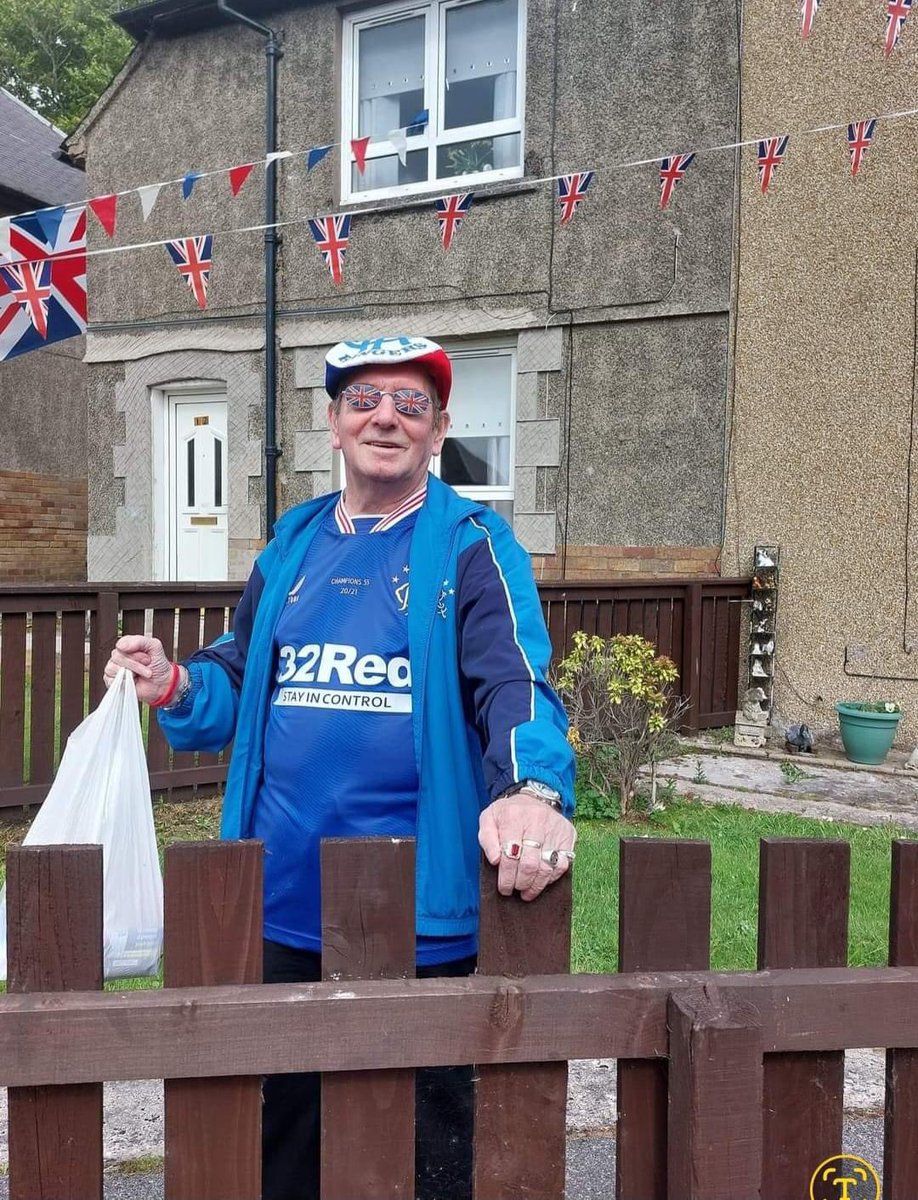 cebo86's tweet image. Wife’s Di passed away suddenly yesterday what a man he was probably loved the rangers more than his own but what a man he was sad day here and across the water too 💙💙💔