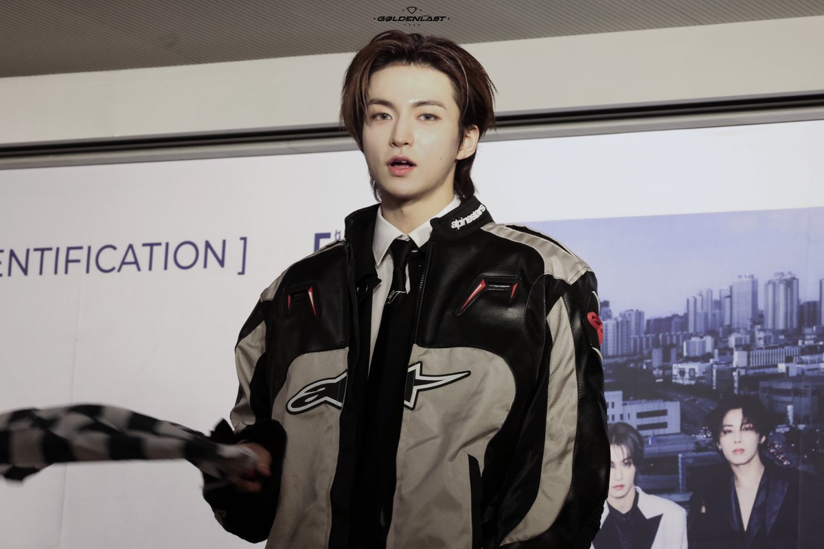 Goldenlast_0609's tweet photo. 240218 🖤 
#ELAST #엘라스트 #エラスト #ROMIN #로민 #ロミン https://t.co/c0ut5gBR9T