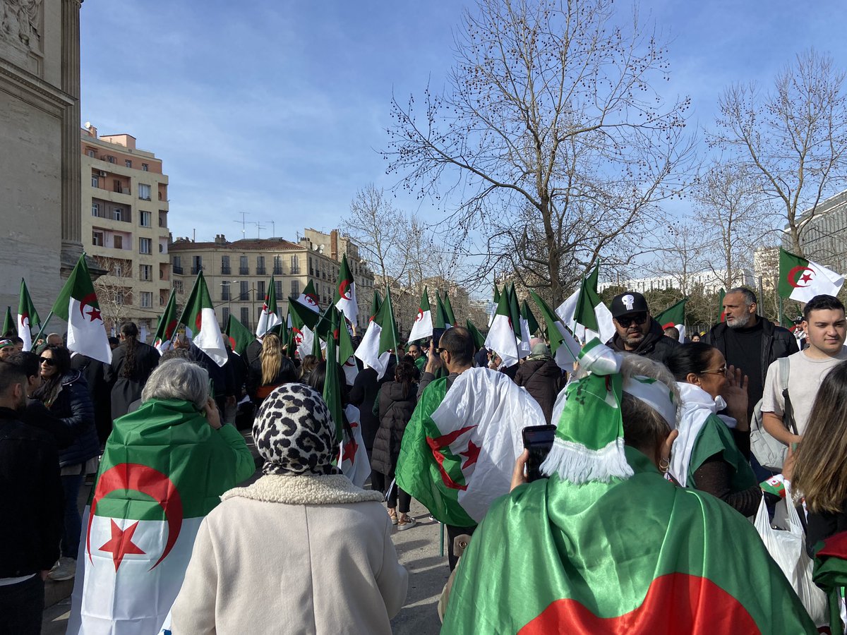 laureenpiddiu's tweet photo. Un dimanche après-midi à #Marseille : commémoration de la journée du #Chahid en #Algerie, manifestation pour un cessez-le-feu « immédiat » à #Gaza et une autre pour la libération de l’opposant Ousmane Sonko au #Sénégal. La ville qu’on aime. https://t.co/rBCQqjASI3