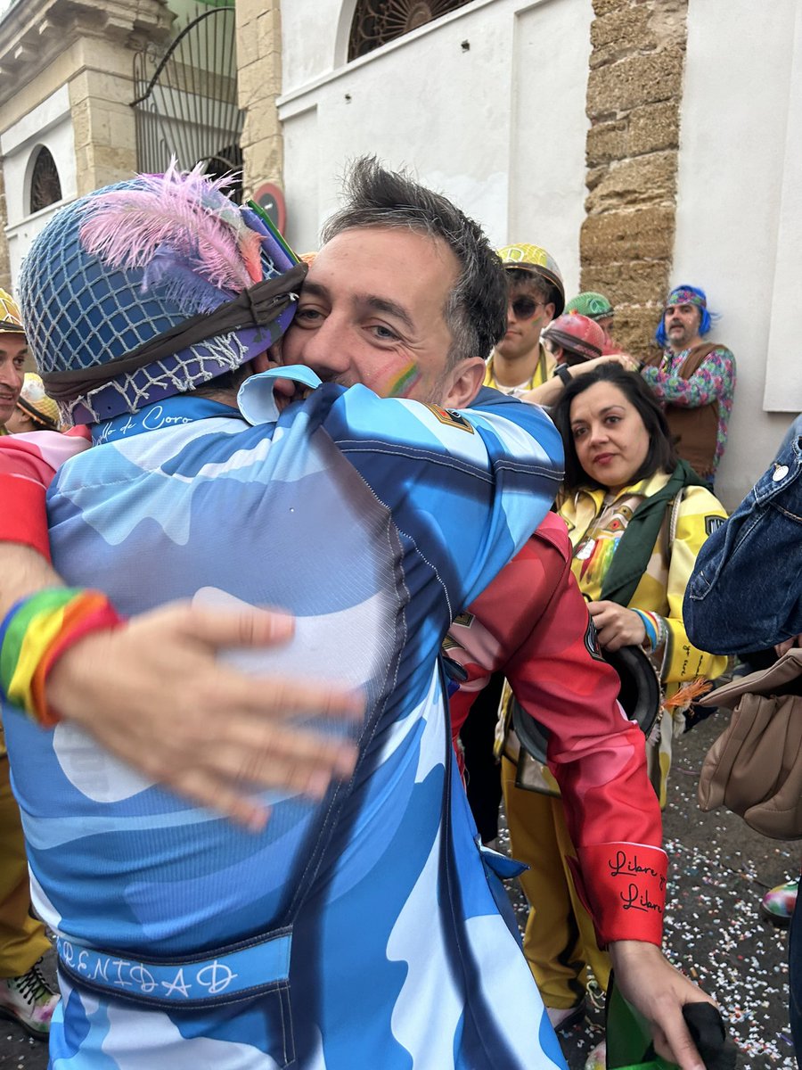 ElCorodeMerida's tweet image. Este coro está hecho de puros abrazos ❤️