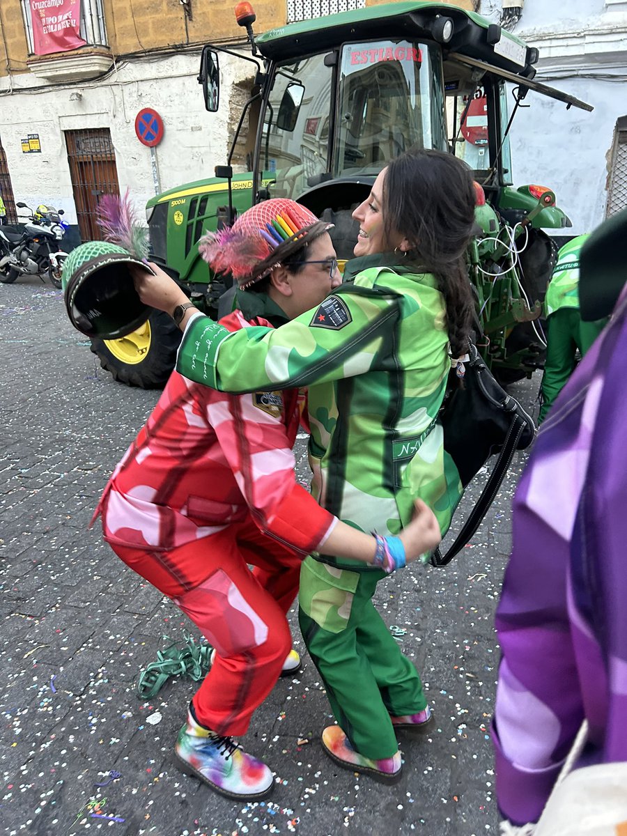 ElCorodeMerida's tweet image. Este coro está hecho de puros abrazos ❤️