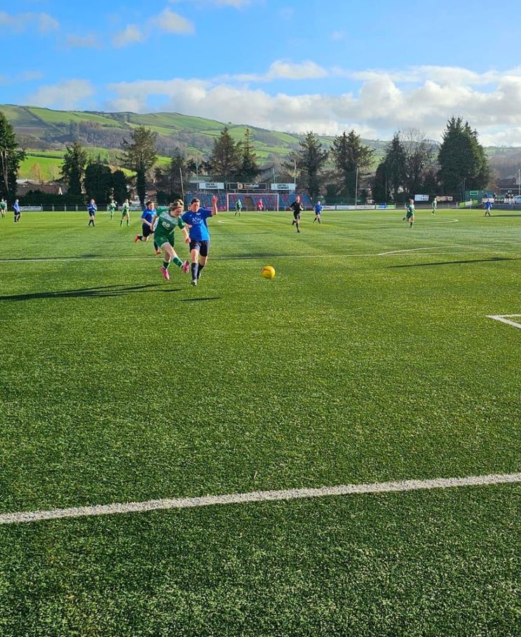 TurfsLadies's tweet photo. We bow out of the @CentralWalesFA Ladies Cup on a sunny afternoon in Newtown. 
Great battle versus a good @LlanfairUtdFC Ladies side. Losing 2-0 after chasing an equaliser for the last ten mins, but got caught out at the back. 

MOM @vikkioakes1998 🧤

#Turfs #TurfsLadies https://t.co/rC4W8WtzGn