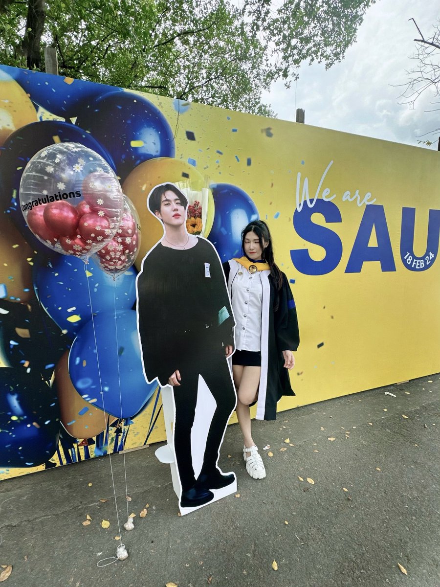 🌻🐜แฟนเด็กมาให้กำลังใจ💚

ยูคยอมบอกว่า พักสายตาเถอะนะคนดี  หลับลงตรงนี้ ที่ ที่มีแต่เรา2คน 555555 🥰💋

คนมองทั้งมหาลัย (ของขวัญเกิด 33ปี เพิ่งจบปริญญา🤣)

#ยูคยอม #GOT7 #IGOT7
#GOT7FOREVER
#ahgase

#YUGYEOM #유겸