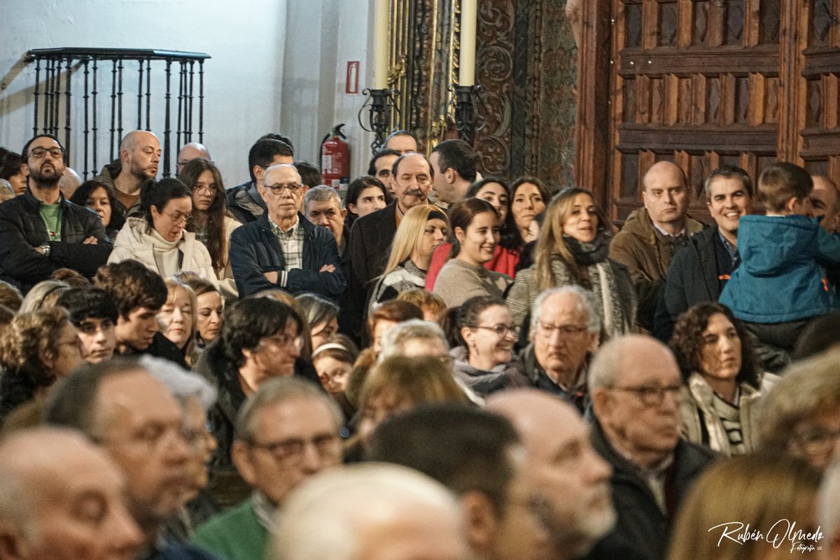 sagradapasion's tweet photo. Desde nuestra cofradia queremos agradecer a todo el público asistente el pasado viernes al acto de "Música y versos de la Pasión" y que, un año más, llenó la Iglesia de San Quirce y Santa Julita. https://t.co/SectZKB9SO