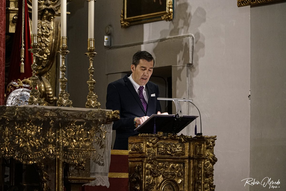 sagradapasion's tweet photo. Muchas gracias a D. Luis Amo Esguevillas por su proclamación del Pregón de la Pasión 2024. https://t.co/S6bMnXULEd