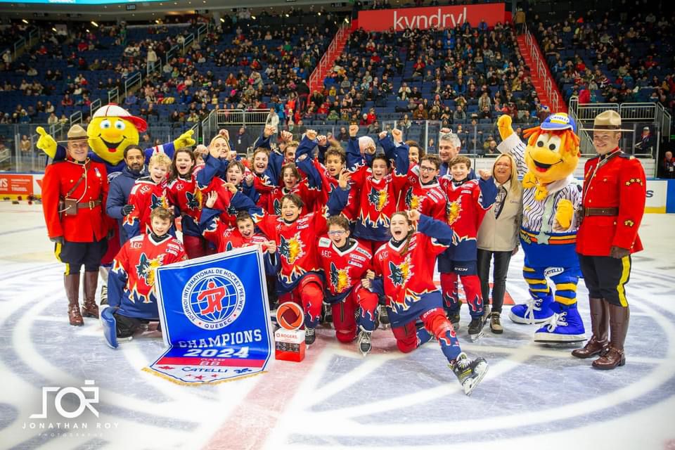 bruleursdeloups's tweet photo. 𝗛𝗜𝗦𝗧𝗢𝗥𝗜𝗤𝗨𝗘 ! 🏆

🥇 Pour la première fois de toute l'histoire du club, les jeunes BDL remportent le tournoi international Pee-wee! 

Une magnifique expérience pour nos graines de champions qui laisse présager un bel avenir pour le hockey grenoblois et français ! https://t.co/yGWGzHy9I9
