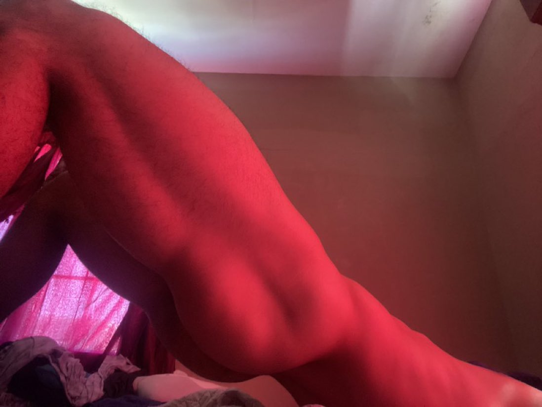 Mmmm serving red velvet cake <a href="/kgriffith111/">Kevin</a>