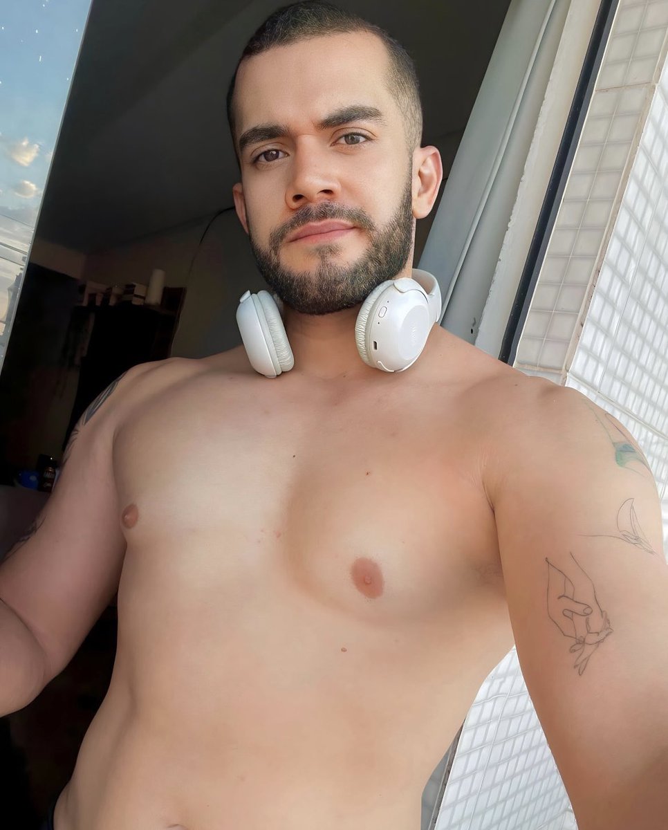 oxentegab's tweet photo. Barriga ainda está em alta neste verão? https://t.co/2OacYSfksM