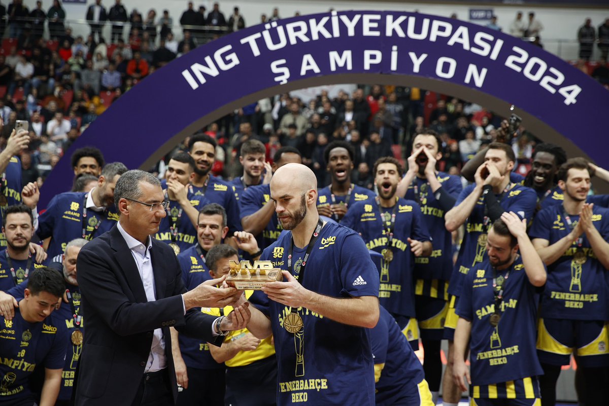 MVP MVP MVP! 🔥
<a href="/Nick_Calathes15/">Nick Calathes</a> 

#YellowLegacy