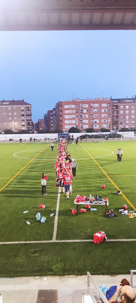 valenciagiants's tweet photo. Jornada 3 #LNFA #SerieB de @FEFA_Spain 

FINAL 
@valenciagiants 14
@vlcFIREBATS 03

#ValenciaGiants
#WeAreGiants
#DerbiValenciano https://t.co/qdL2htZJ2P