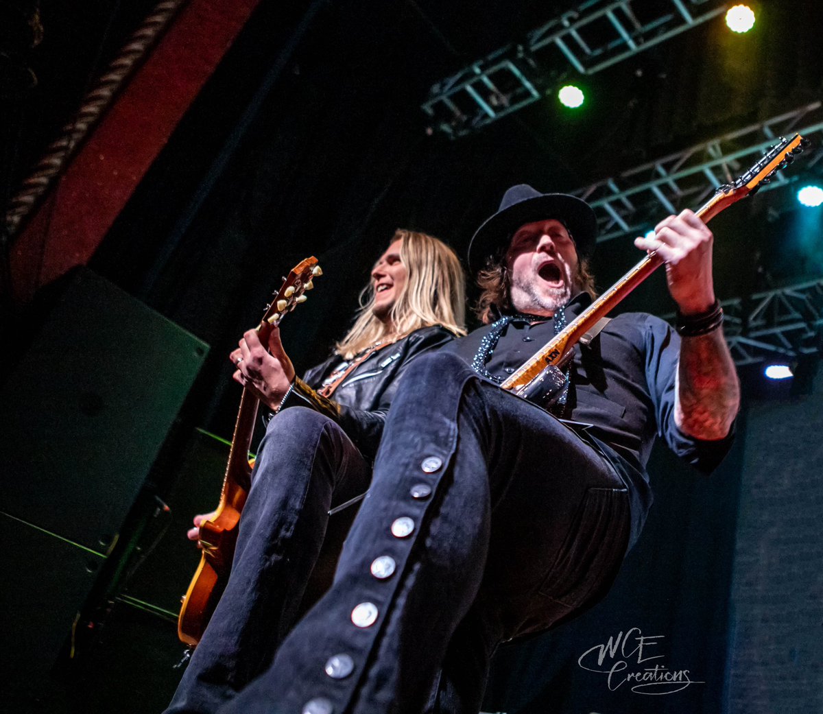 AlexDaleWCE's tweet image. These two! 🙌
@jasoncamino @EnuffZnuff 
#thesetwo #twopeesinapod #guitarduo #enuffznuff  #myphoto #wcecreations #wordscantexplain #canonphotography #concertphotography #livemusic #rocknroll #gigphotography #bandphotography
