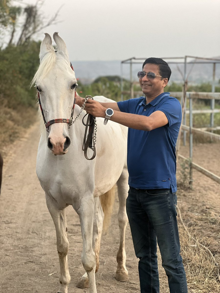 rajeshpalviya's tweet photo. #WeekendFun #Farmhouse #villagelife #Grapesfarm https://t.co/vKyDtoh412